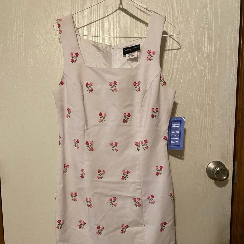 Super Cute White Sleeveless Dress